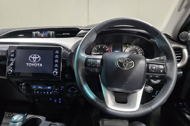 2024 Toyota Hilux SR5 image 14