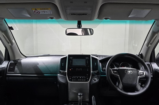 2020 Toyota Landcruiser GXL image 11