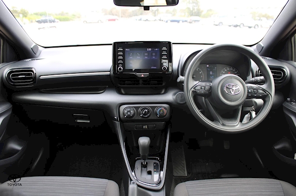 2023 Toyota Yaris Ascent Sport image 16