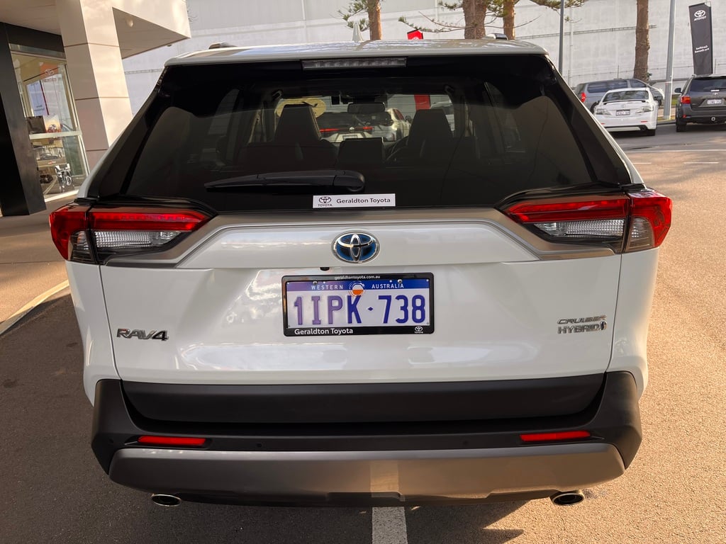 2021 Toyota Rav4 Hybrid Cruiser-2WD image 4