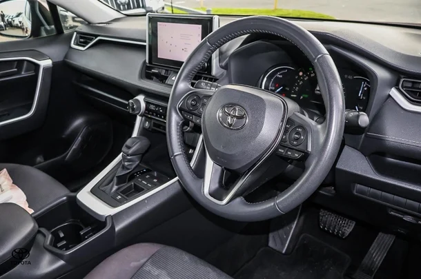 2023 Toyota Rav4 Hybrid GX image 6
