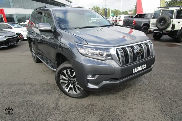 2021 Toyota Prado VX image 1