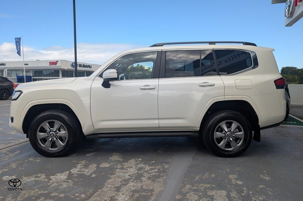 2023 Toyota Landcruiser VX image 7