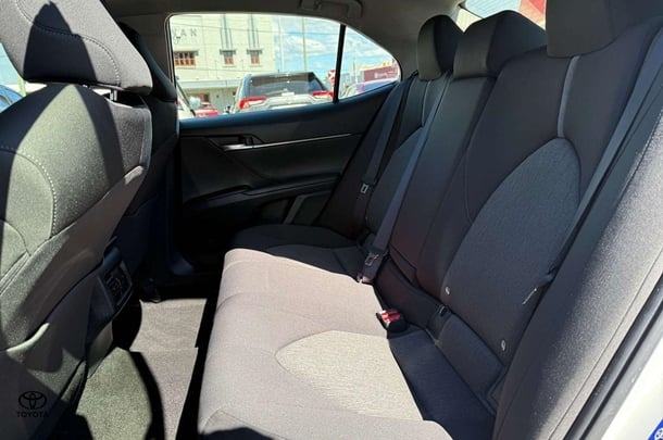 2024 Toyota Camry Hybrid Ascent image 5