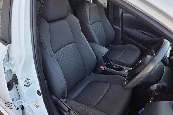 2020 Toyota COROLLA Ascent Sport image 13