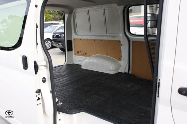 2020 Toyota Hiace LWB image 14