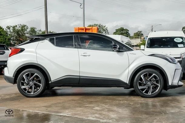 2023 Toyota C-HR Koba 2WD image 3