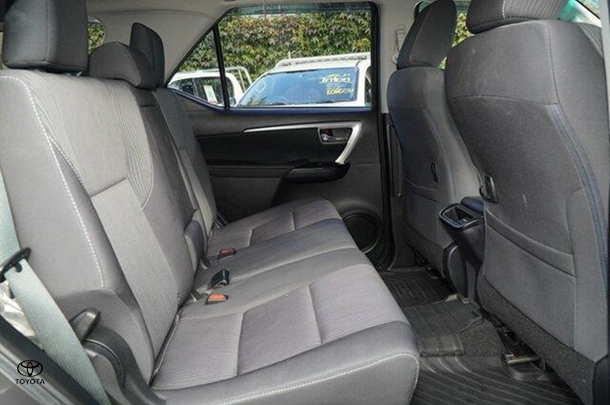 2021 Toyota Fortuner GXL image 7