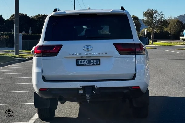 2022 Toyota LANDCRUISER VX image 4