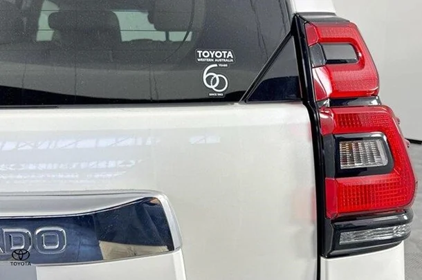 2022 Toyota Prado VX image 8