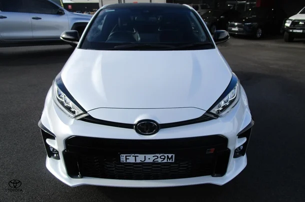 2022 Toyota GR Yaris GR image 3