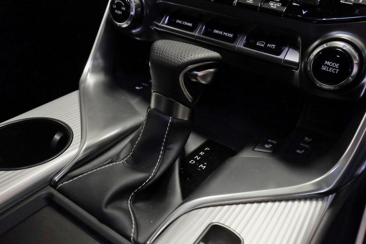 2024 Lexus LX LX600 F Sport Auto 4x4 image 16