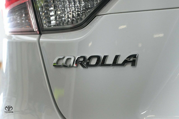 2023 Toyota Corolla Sedan Hybrid Ascent Sport image 21