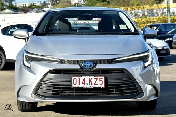 2024 Toyota Corolla Sedan Hybrid Ascent Sport image 4