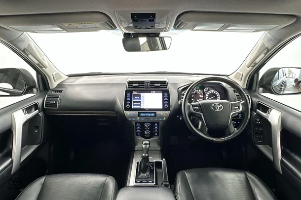 2021 Toyota Prado Kakadu image 2