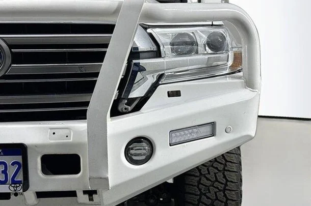 2021 Toyota LANDCRUISER GXL image 3