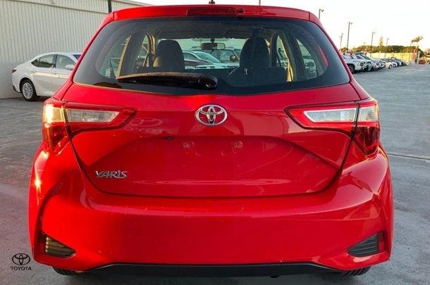 2017 Toyota Yaris Ascent image 7