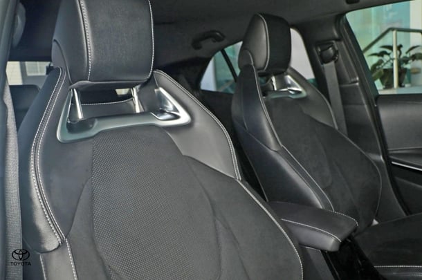 2022 Toyota Corolla Hatch Hybrid ZR image 11