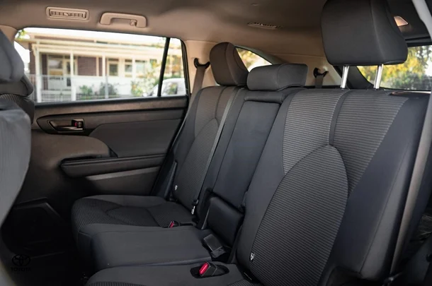 2024 Toyota KLUGER HYBRID GX AWD image 18