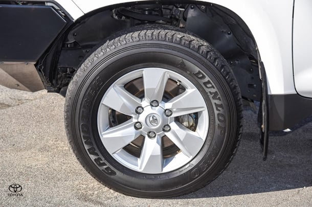2019 Toyota Prado GX image 9
