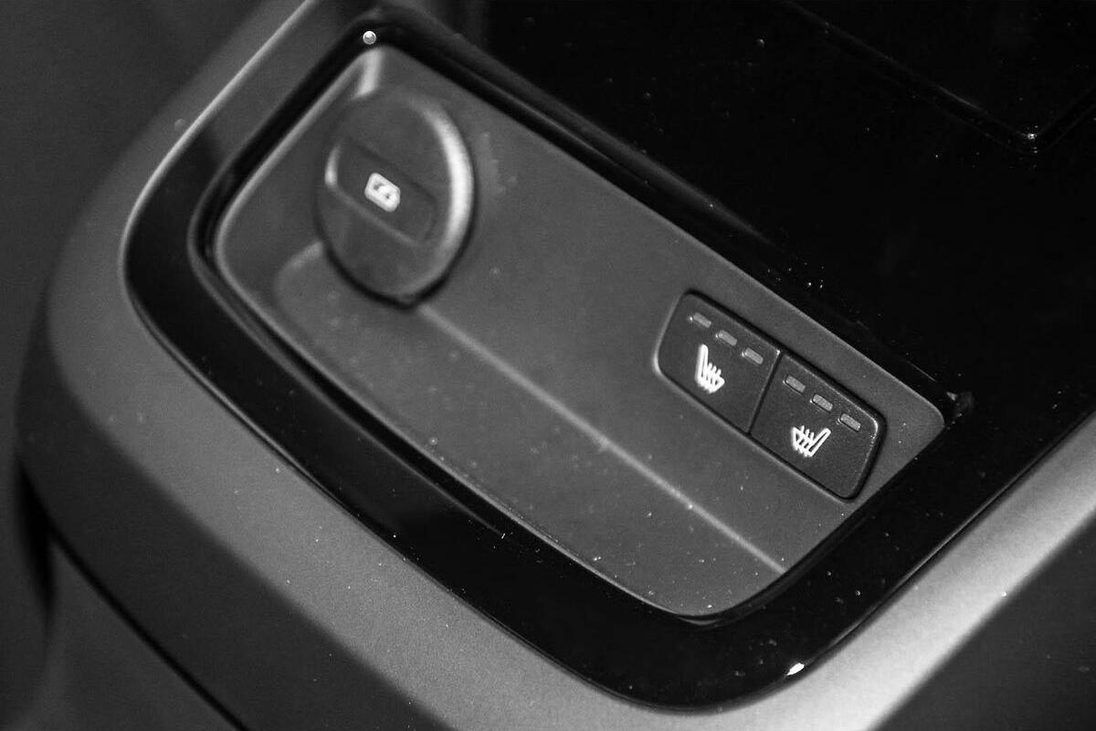 2024 Volvo S60 Recharge T8 Black Edition Auto AWD MY24 image 16