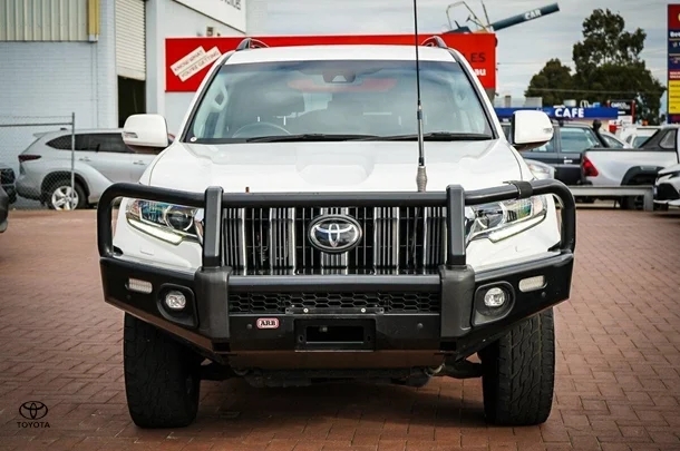 2018 Toyota Prado GXL image 3