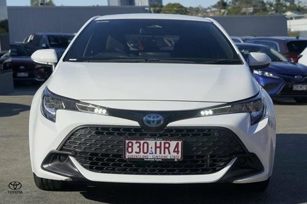2023 Toyota Corolla Hatch Hybrid Ascent Sport image 4