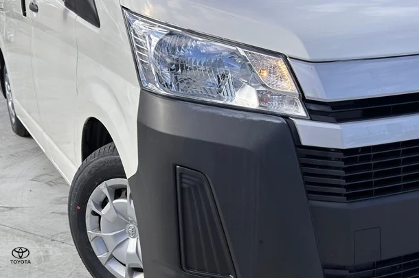2019 Toyota HiAce LWB image 3