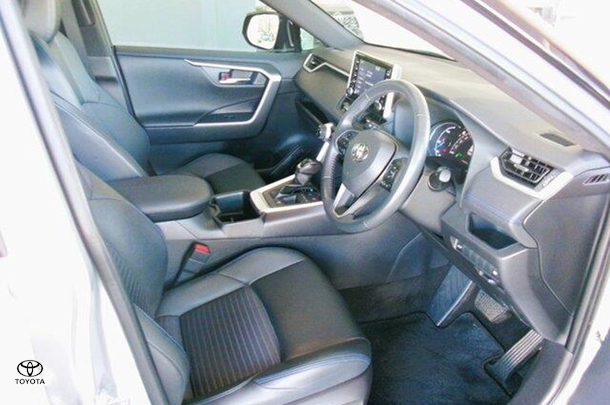 2022 Toyota RAV4 XSE image 14