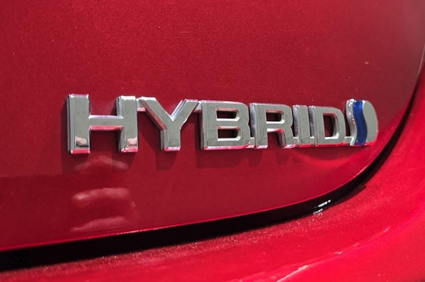 2023 Toyota Camry Hybrid Ascent image 8
