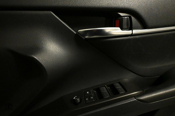 2023 Toyota Camry Ascent image 12