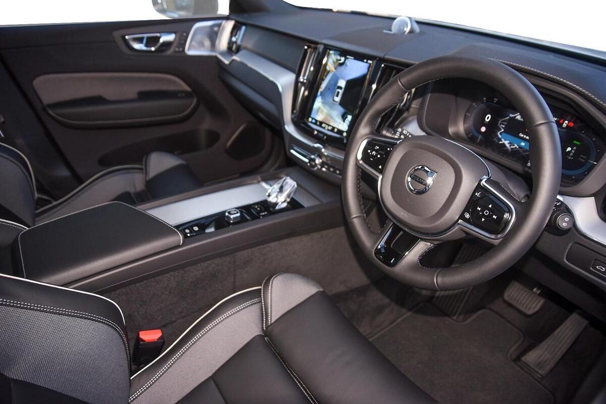 2025 Volvo XC60 Ultra T8 Plug-In Hybrid Auto AWD MY25 image 6