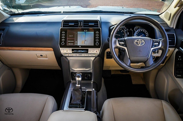 2022 Toyota Prado VX image 12