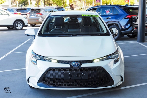 2020 Toyota Corolla Ascent Sport Hybrid image 3