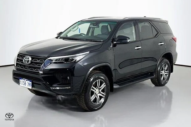 2023 Toyota FORTUNER GXL image 4