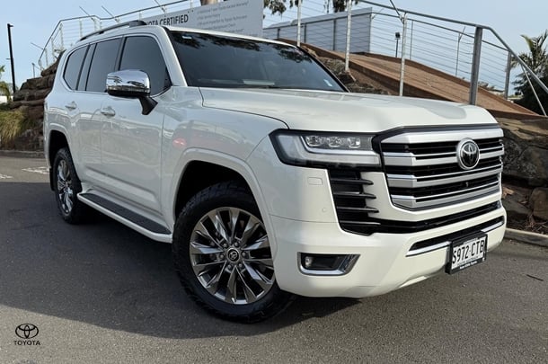 2022 Toyota Landcruiser Sahara ZX image 1