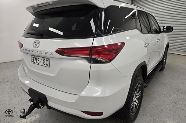 2022 Toyota Fortuner GXL image 3