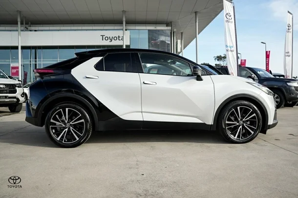 2024 Toyota C-HR Hybrid Koba 2WD image 3