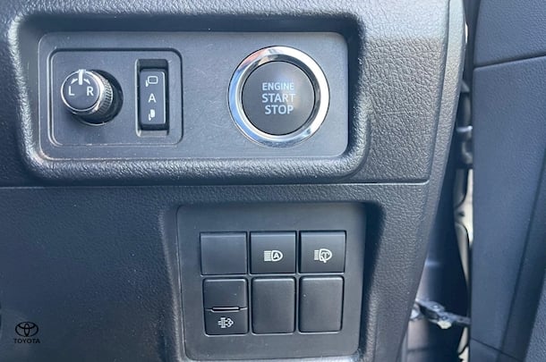 2021 Toyota Landcruiser Prado GXL image 37