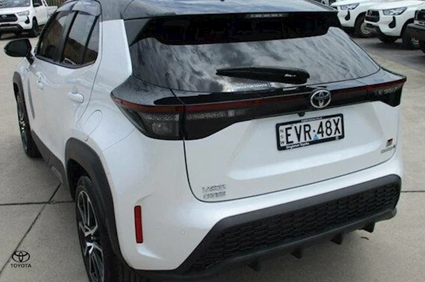2022 Toyota Yaris Cross Hybrid GR-S image 9
