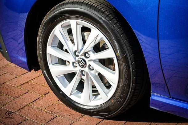 2022 Toyota Camry Hybrid Ascent Sport image 5
