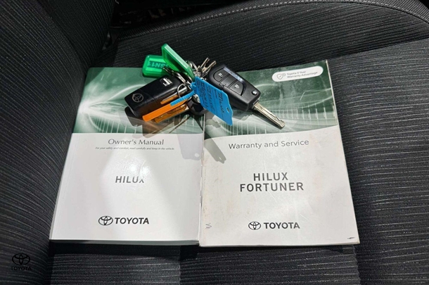 2022 Toyota Hilux SR image 21
