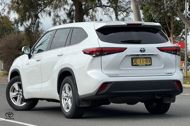 2022 Toyota KLUGER HYBRID GX AWD image 5