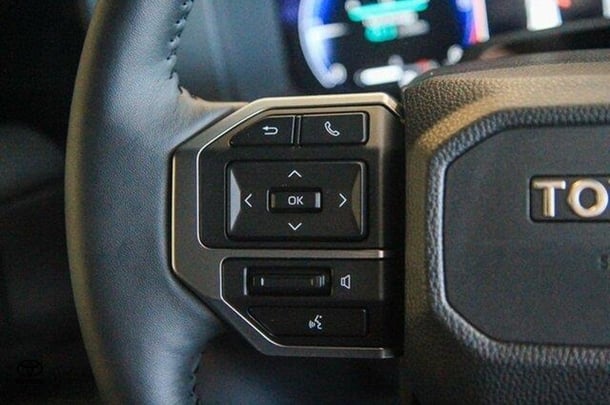 2024 Toyota Prado Kakadu image 14