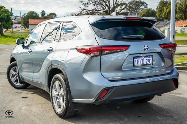 2023 Toyota Kluger Hybrid GX image 2