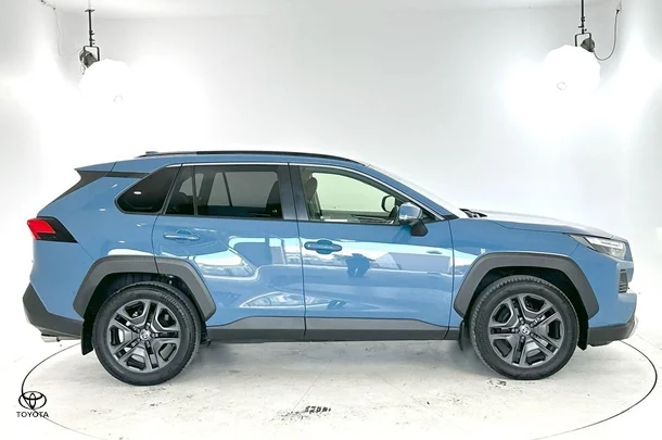 2022 Toyota RAV4 Edge AWD image 4