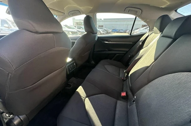 2019 Toyota Camry Ascent image 5