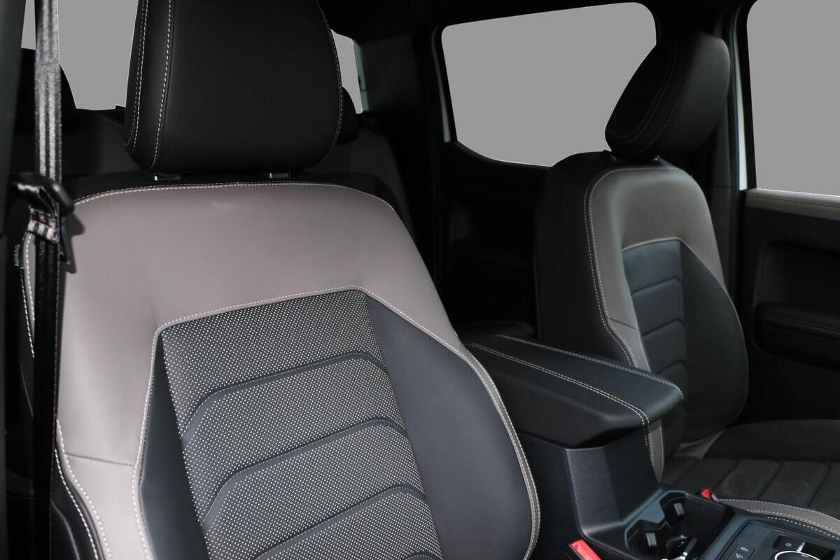 2024 Volkswagen Amarok TSI452 Aventura NF Auto 4MOTION Perm MY24 Dual Cab image 9