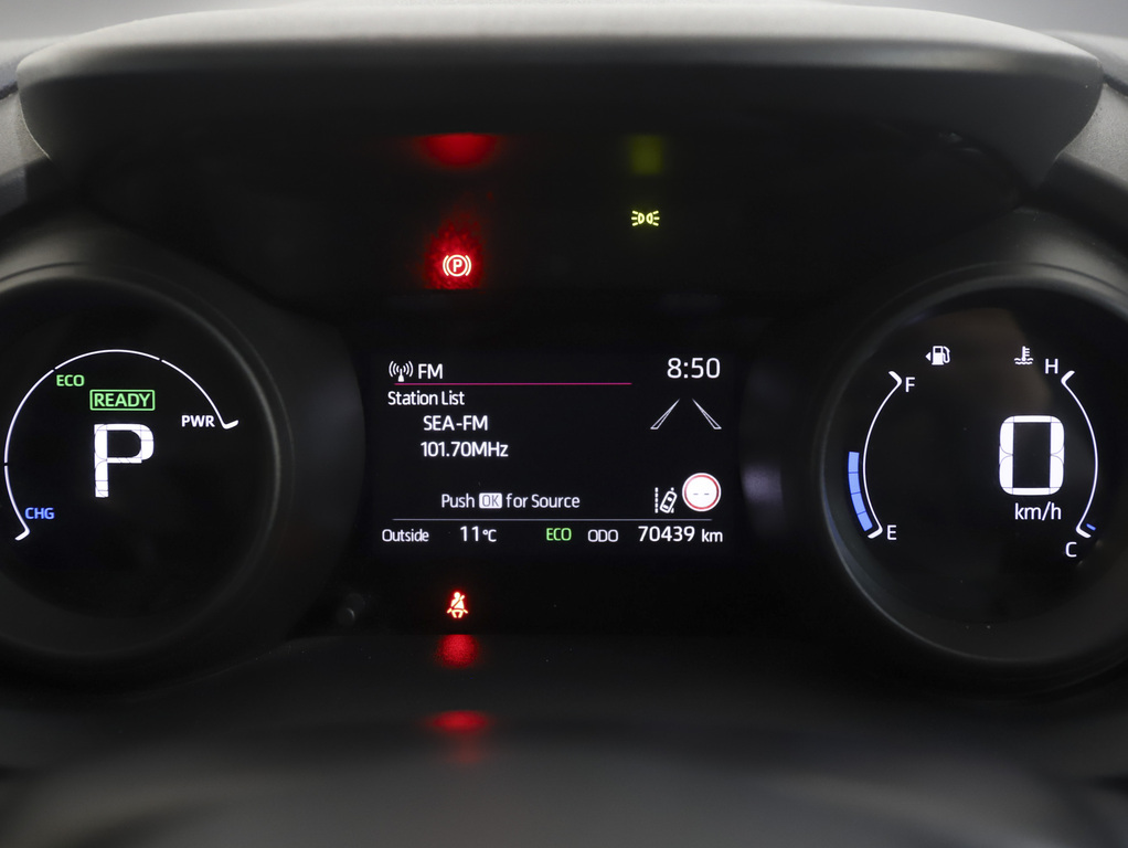 2022 Toyota Yaris Cross Hybrid GX image 9