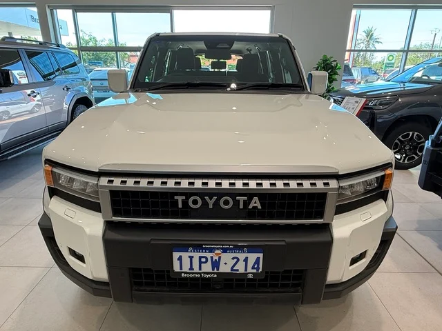 2025 Toyota Prado GX image 2
